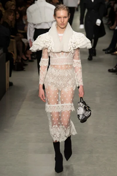 Look 74